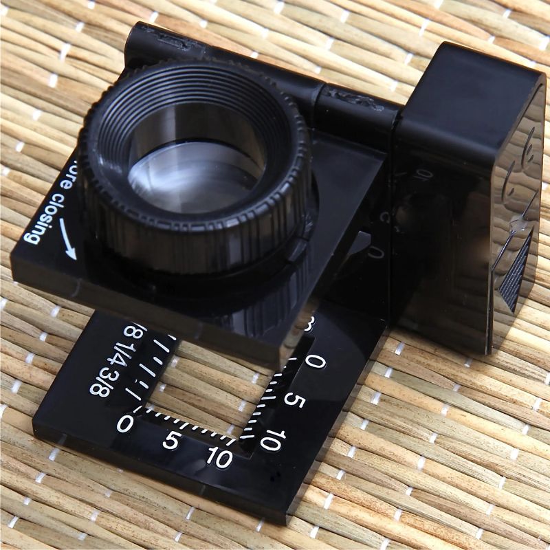 FOLDING MAGNIFIER 4853